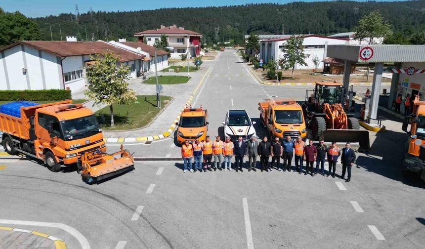 Vali Makas'tan Kaynaşlı'da Karayolları incelemesi