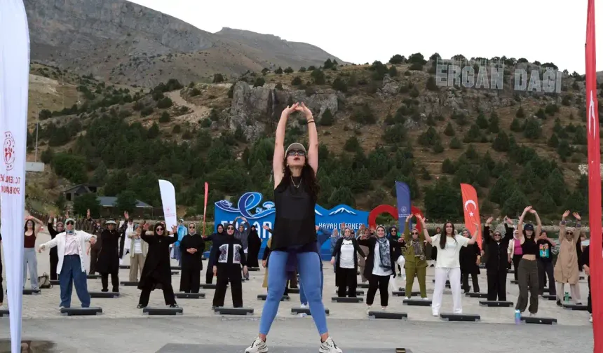 Ergan Dağı’nda 100’ün Üzerinde Kadın Step Aerobikte Buluştu
