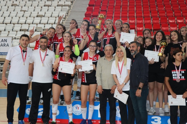 Türkiye Okul Sporları Yıldızlar Voleybol Türkiye Şampiyonası sona erdi