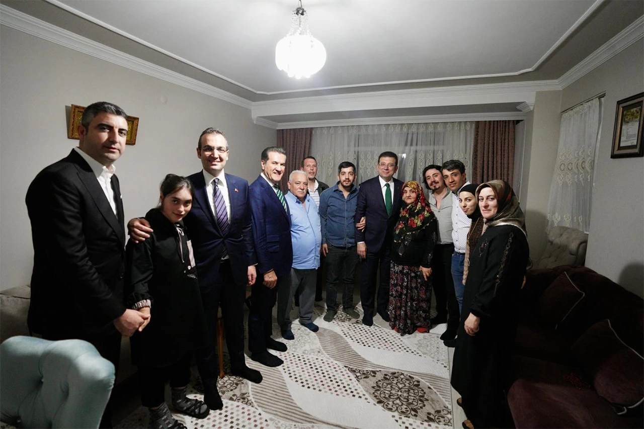 Ekrem İmamoğlu, Erzincan’da Şehit Ailesiyle İftar Yaptı2