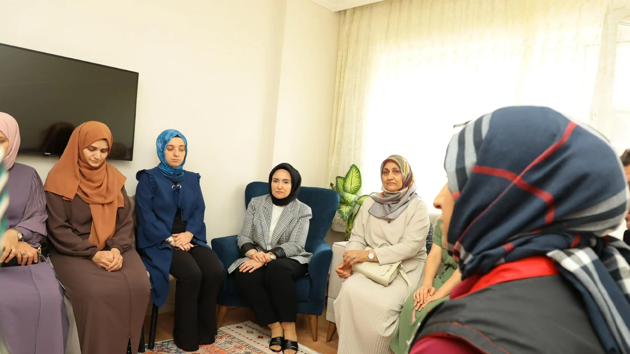 Erzincan’da Nişanlı Genç Kızlara Çeyiz Sürprizi2