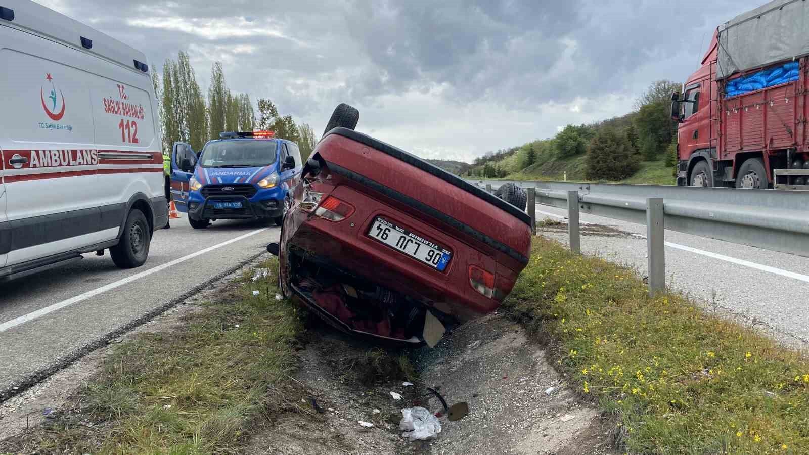 Otomobil takla attı: 5 yaralı