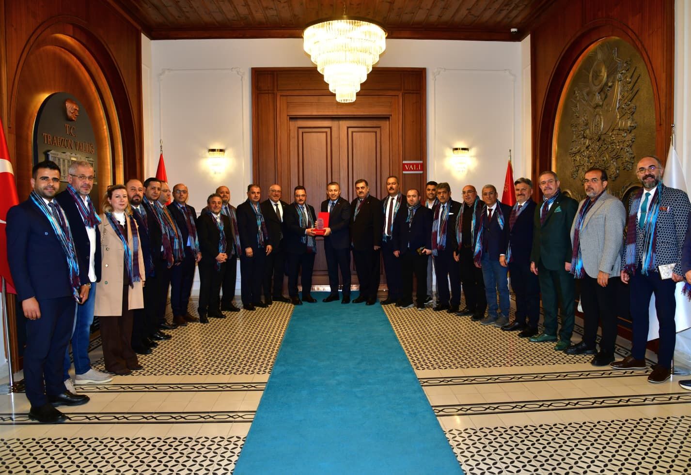 Ti̇mbi̇r Heyetinden Trabzon Valisi Tahir Şahin’e Ziyareti Ilk