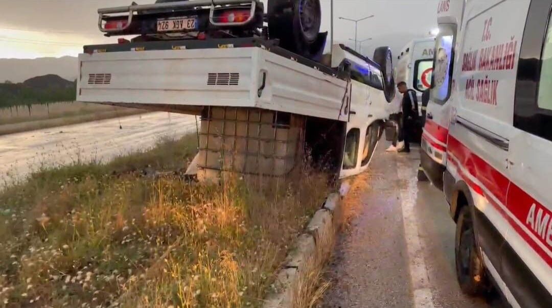 Elazığ-Bingöl Yolunda Peş Peşe Kaza: 7 Kişi Yaralandı