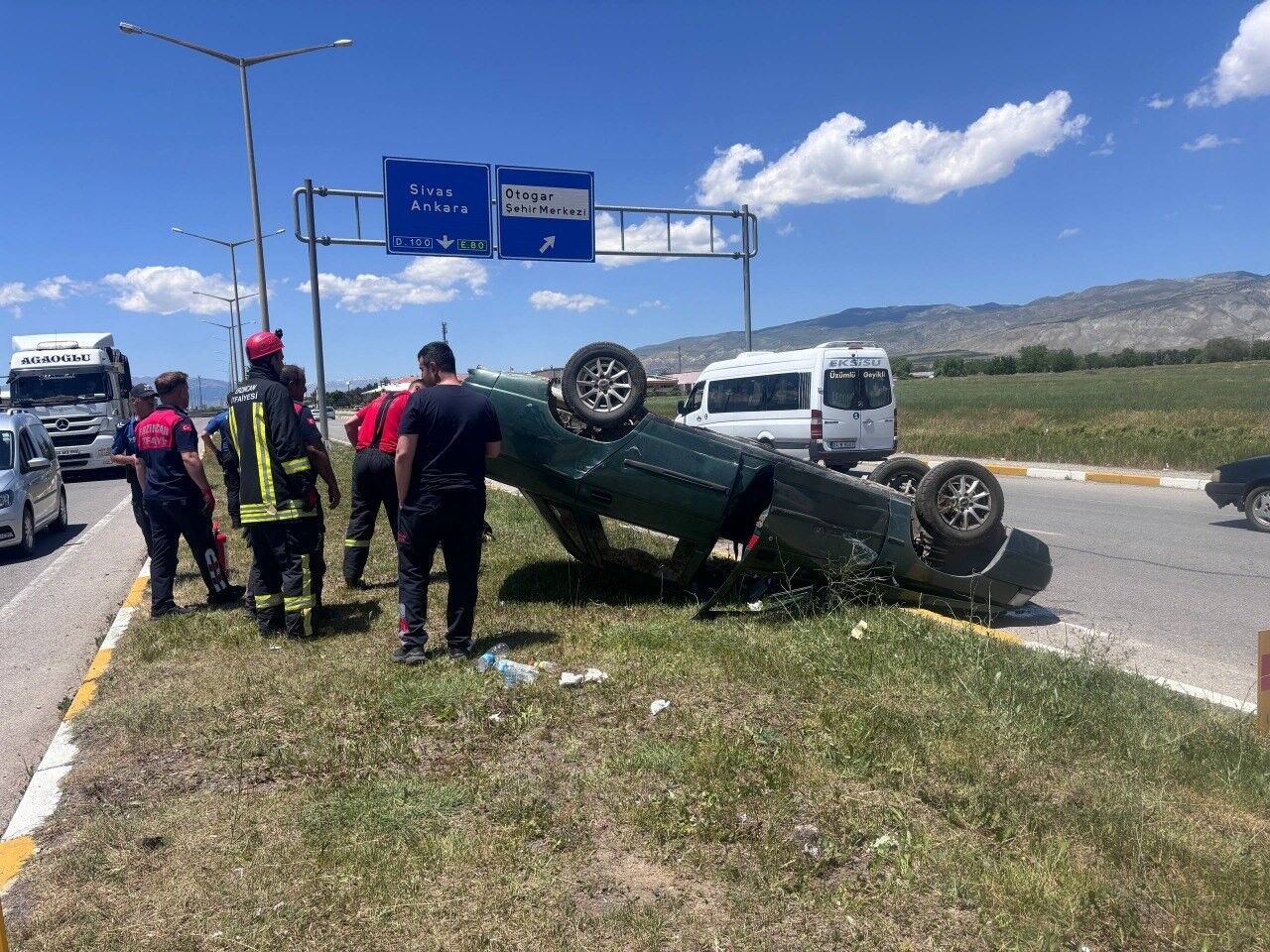 Erzincan'da Korkutan Kaza: Takla Atan Otomobilde 2 Kişi Yaralandı