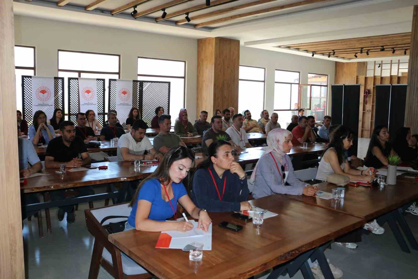 Erzincan'da süt ve süt ürünleri denetimlerine yönelik eğitim başladı