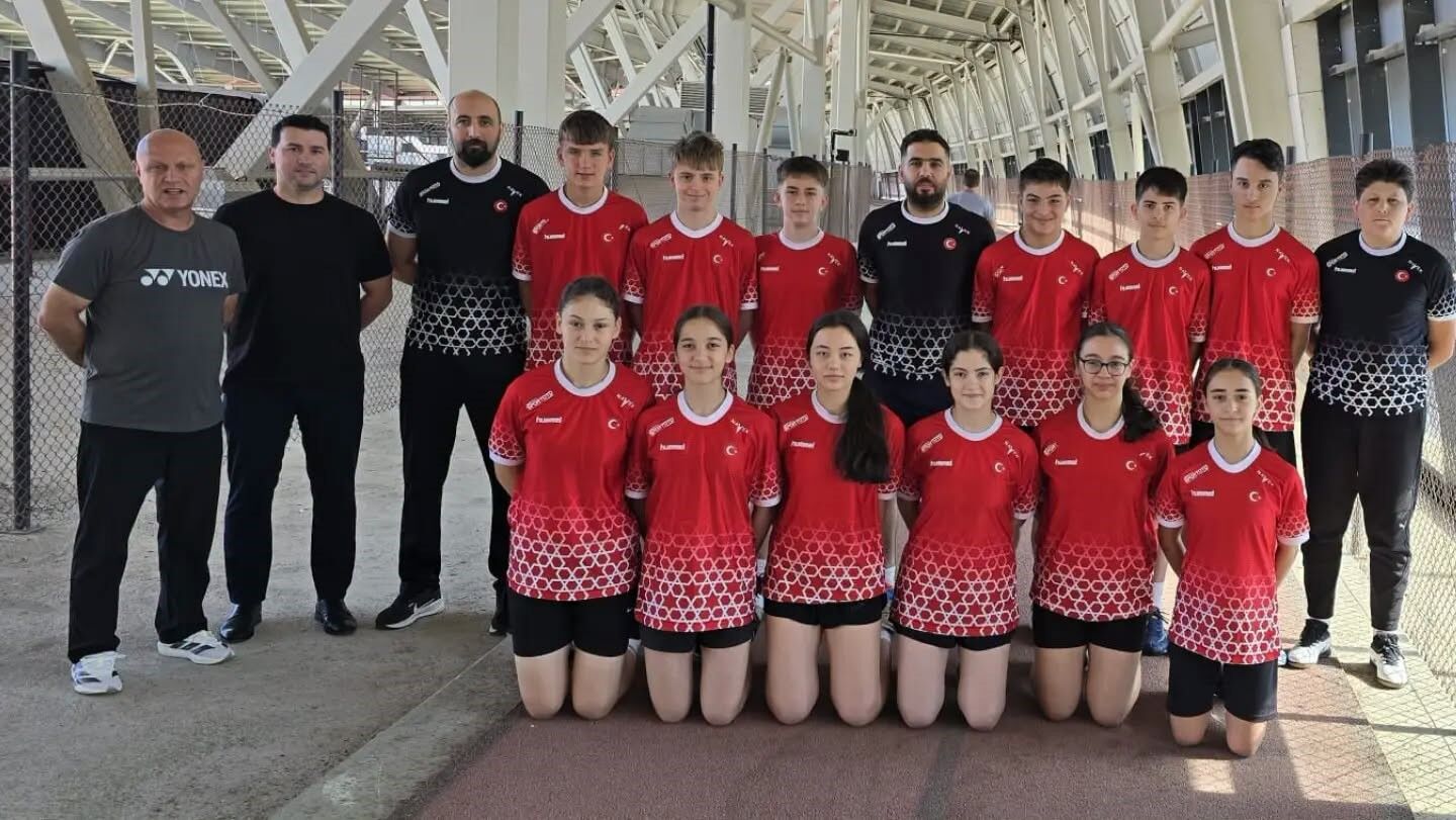 15 Yaş Altı Badminton Milli Takımı Erzincan'da kampa girdi