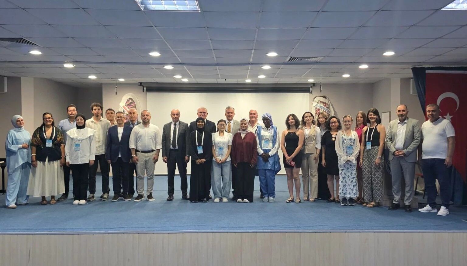 EBYÜ'de Türkçe Yaz Okulu öğrencilerine sertifikaları verildi