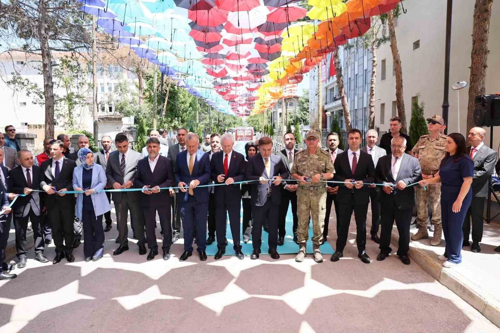 Erzincan’da 15 Temmuz Anma Merkezi ve Sergileri Açıldı