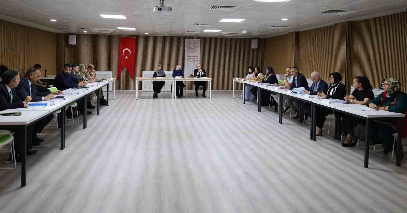 Erzincan'da kadına yönelik şiddetle mücadele toplantısı yapıldı