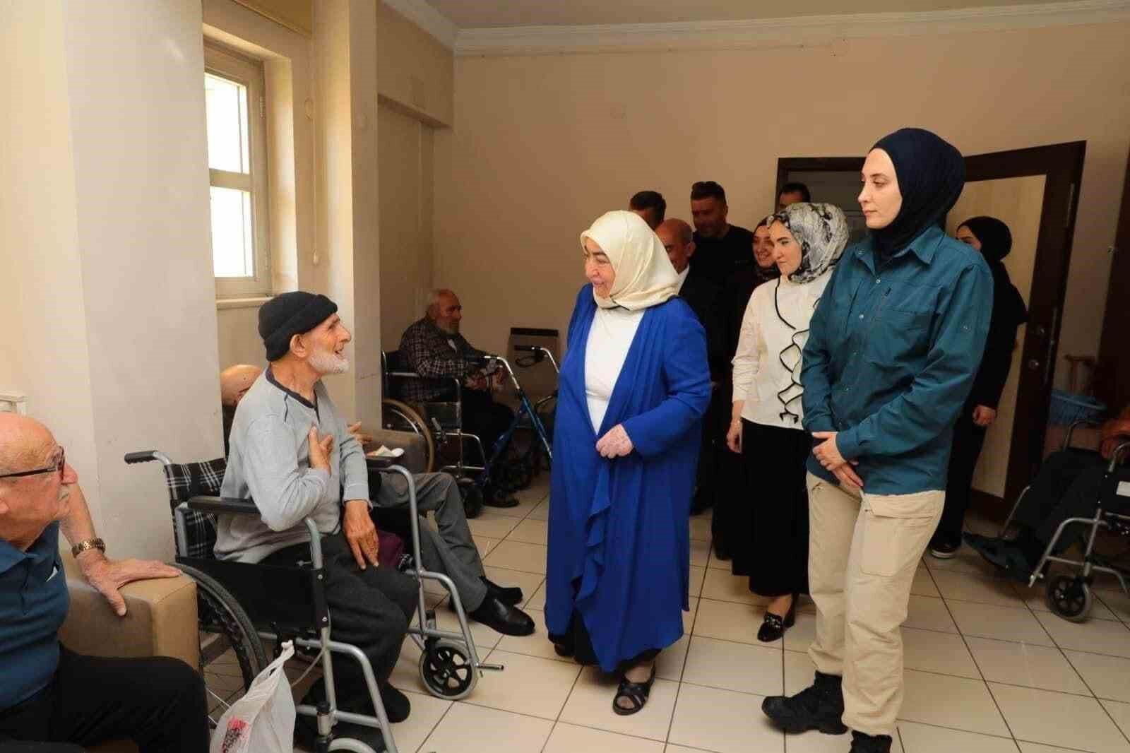 Semiha Yıldırım'dan huzurevi sakinlerine ziyaret