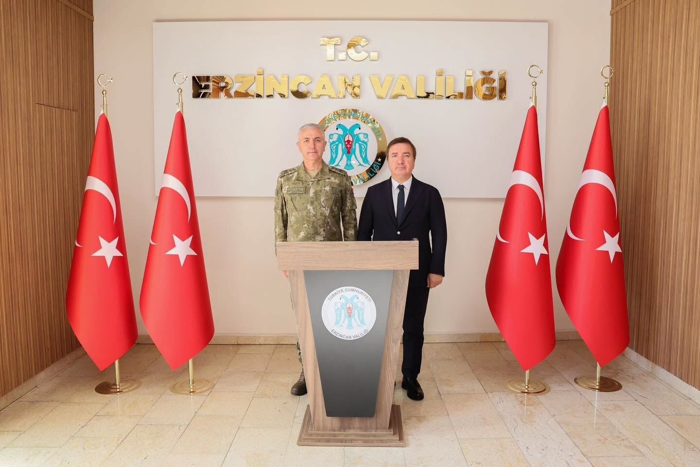 3. Ordu Komutanlığına atanan Tümgeneral Aktaş'tan Erzincan Valisi Aydoğdu'ya ziyaret