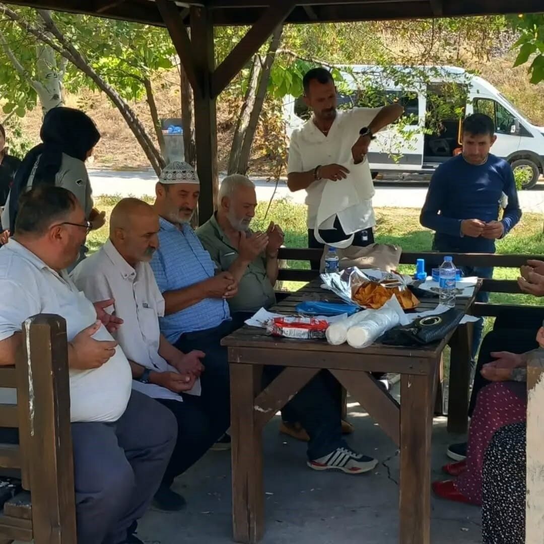 Kemah'ta huzurevi sakinlerine Mevlid-i Nebi Haftası ziyareti