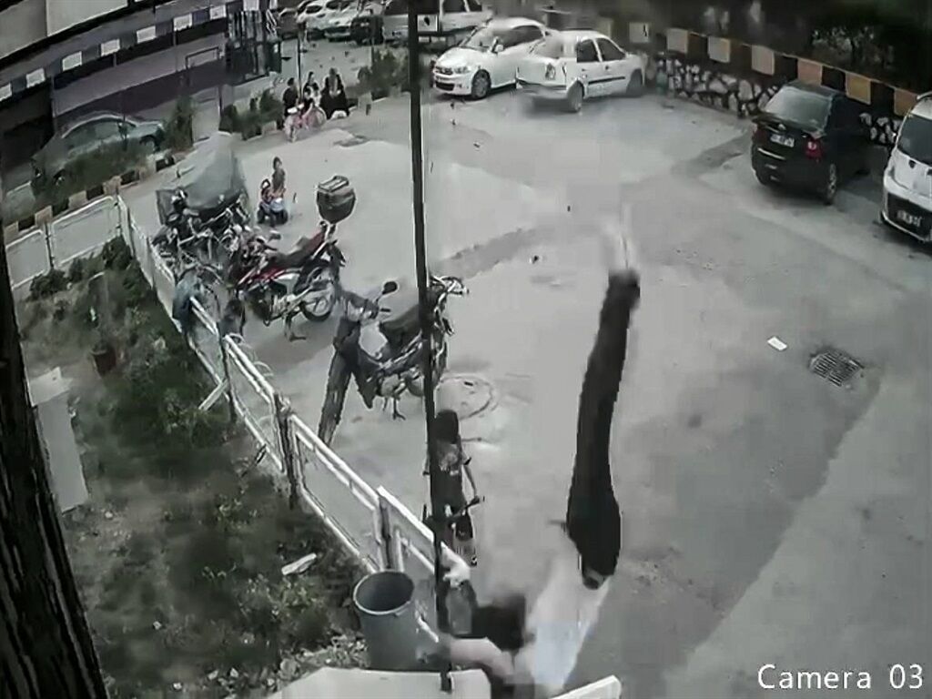 12'nci kattan düşüp hayatta kalan Ecrin, hayalini gerçekleştirdi