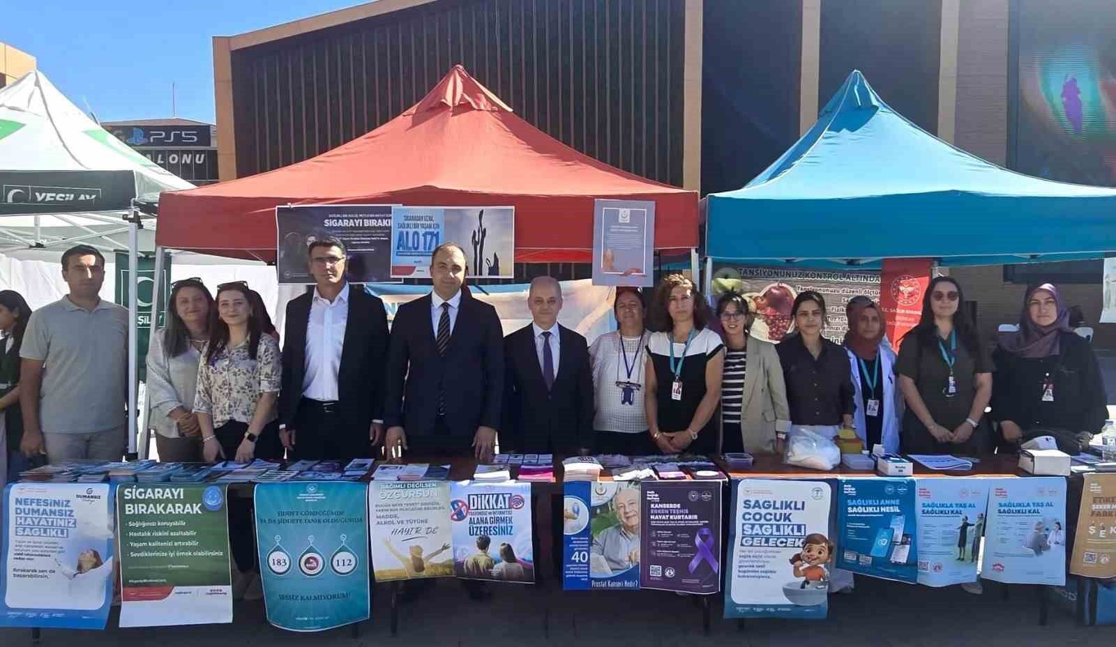 Erzincan'da Halk Sağlığı Haftası kapsamında farkındalık standı açıldı