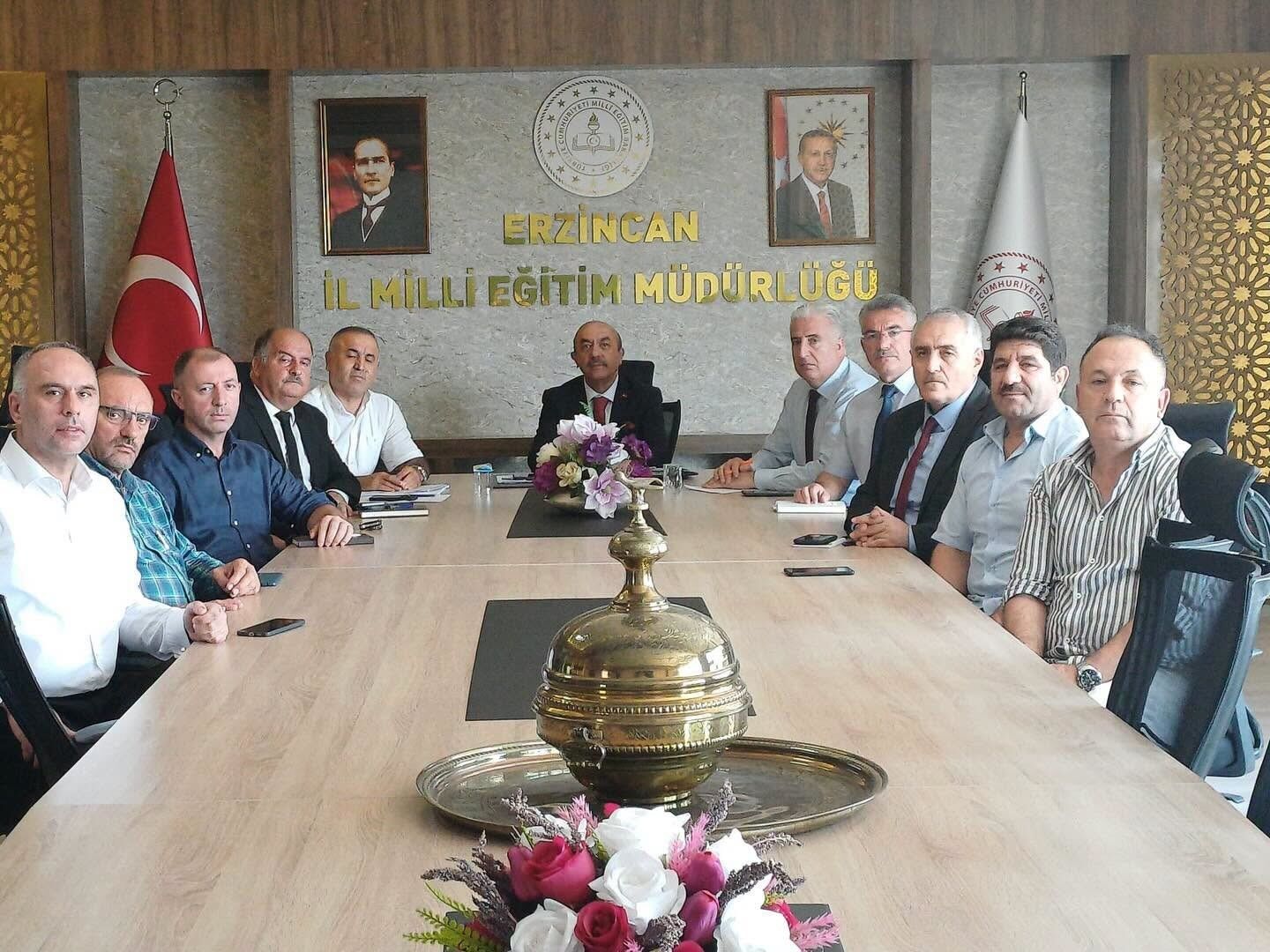 Erzincan'da imam hatip okullarının yöneticileriyle yeni eğitim öğretim yılı toplantısı yapıldı