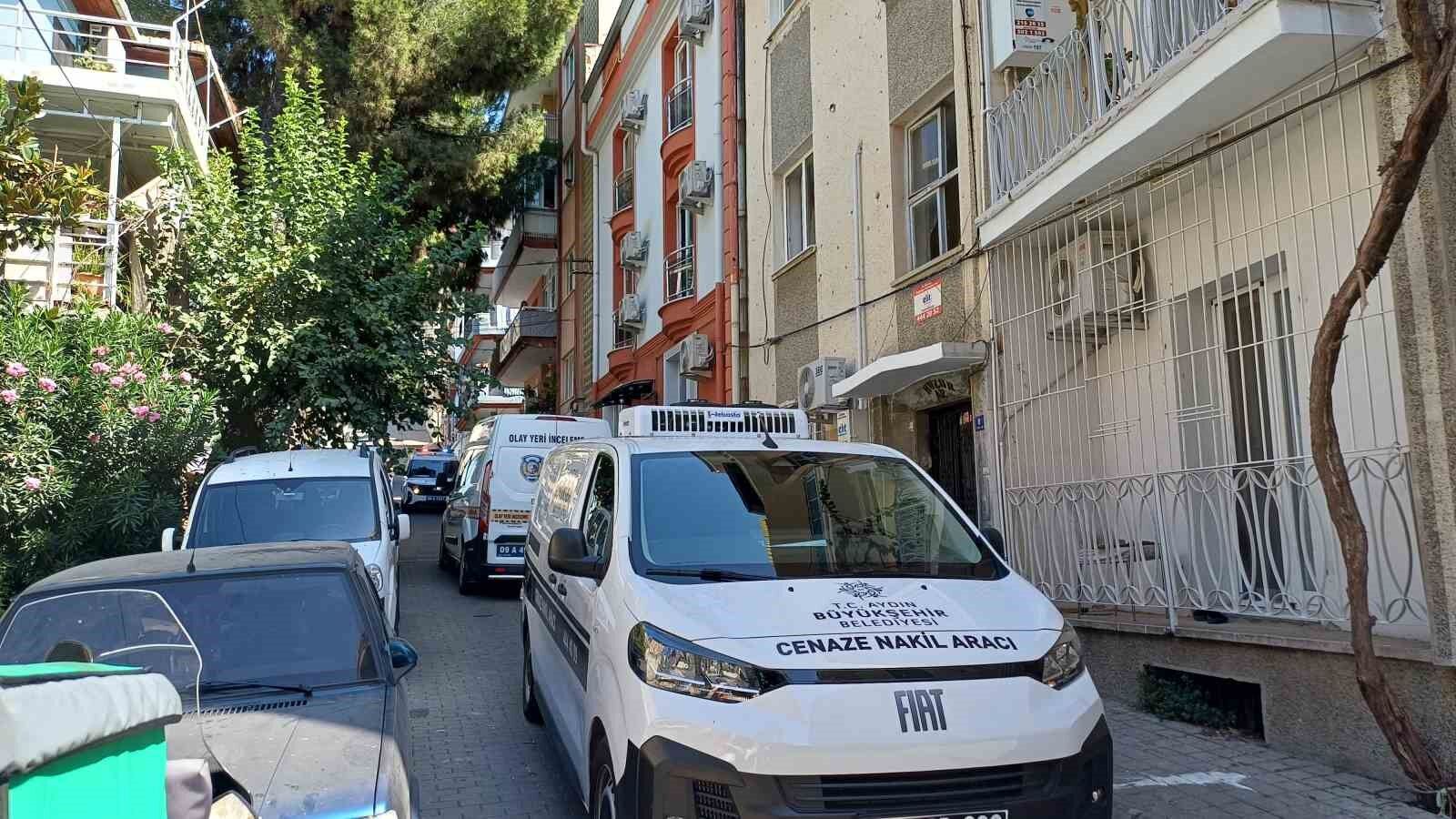 Genç kadın evde ölü bulundu