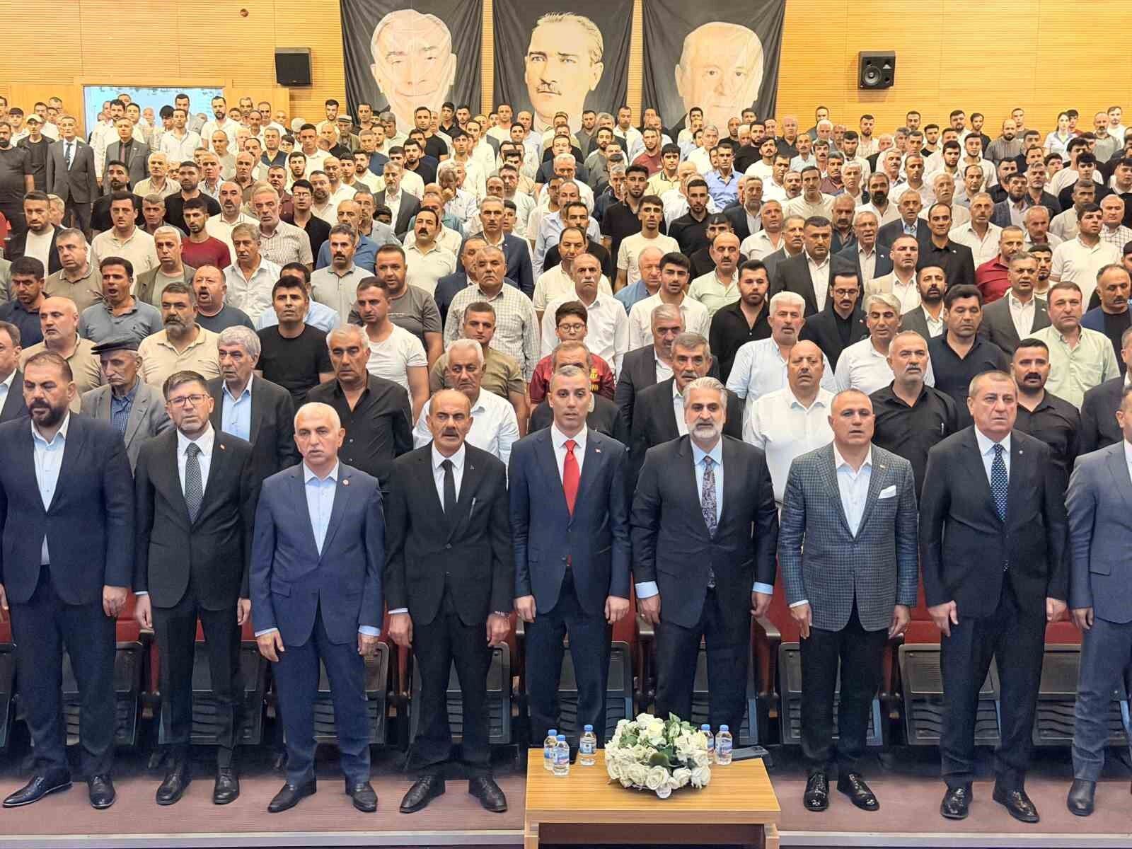 MHP İl Başkanı Cengizhan Tükenmez güven tazeledi